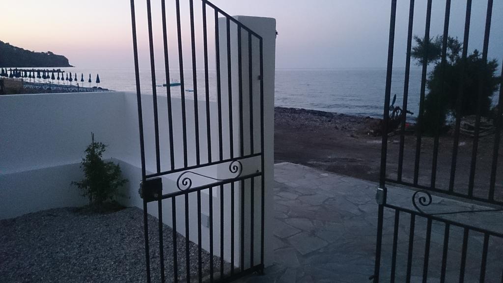 B&B La Goletta Di Salina ซานตา มาริน่า ซาลินา ภายนอก รูปภาพ